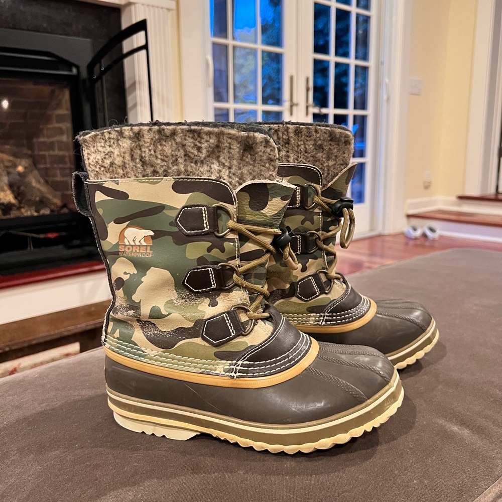Sorel waterproof boots with wool liner!